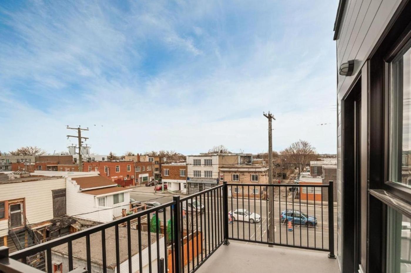 Apartment Big 2 Bedroom On 2 Floors - 1907 Montreal